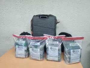 Detienen hombre vinculado al decomiso de 20 paquetes de cocaína en Aeropuerto Internacional de Punta Cana