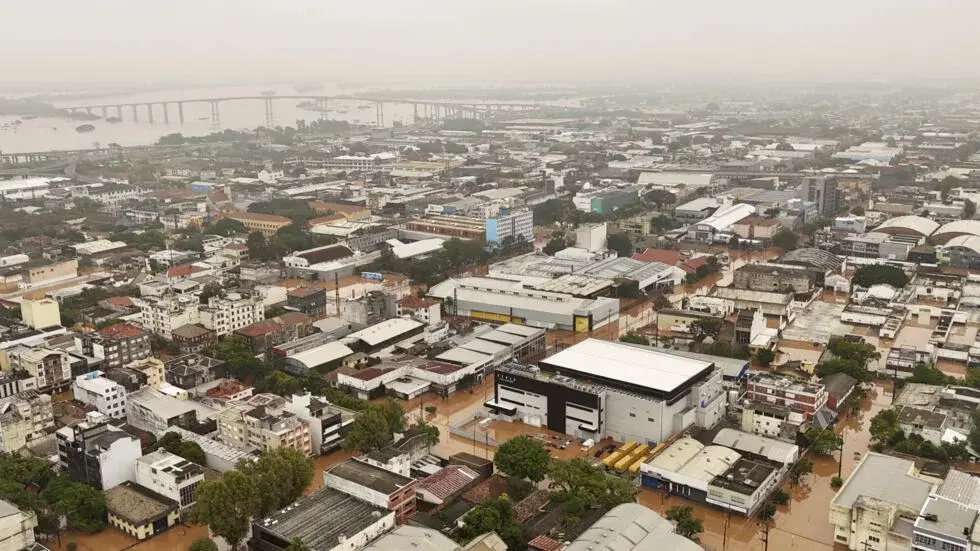 La ciudad brasileña de Porto Alegre, sumergida bajo las aguas 56 muertos y 74 desaparecidos