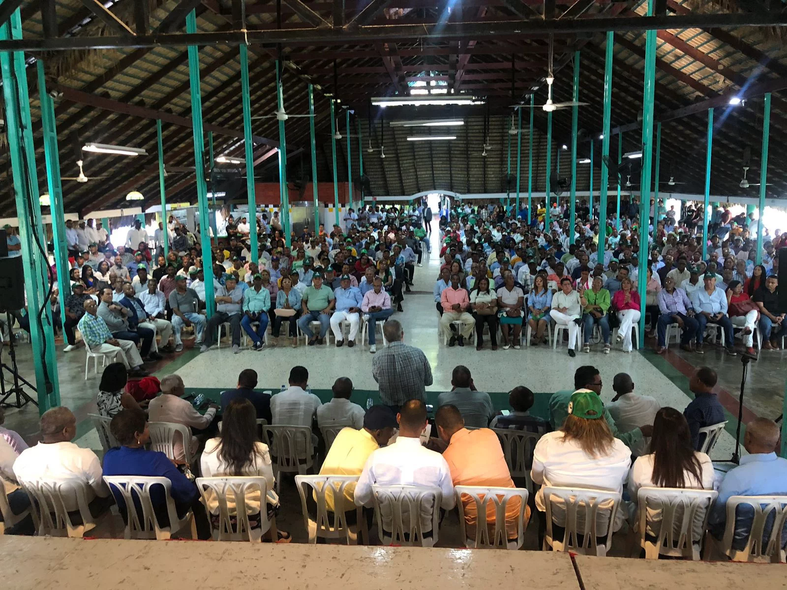 Fuerza del Pueblo en San Cristóbal realiza asamblea con más de 700 delegados de colegios electorales