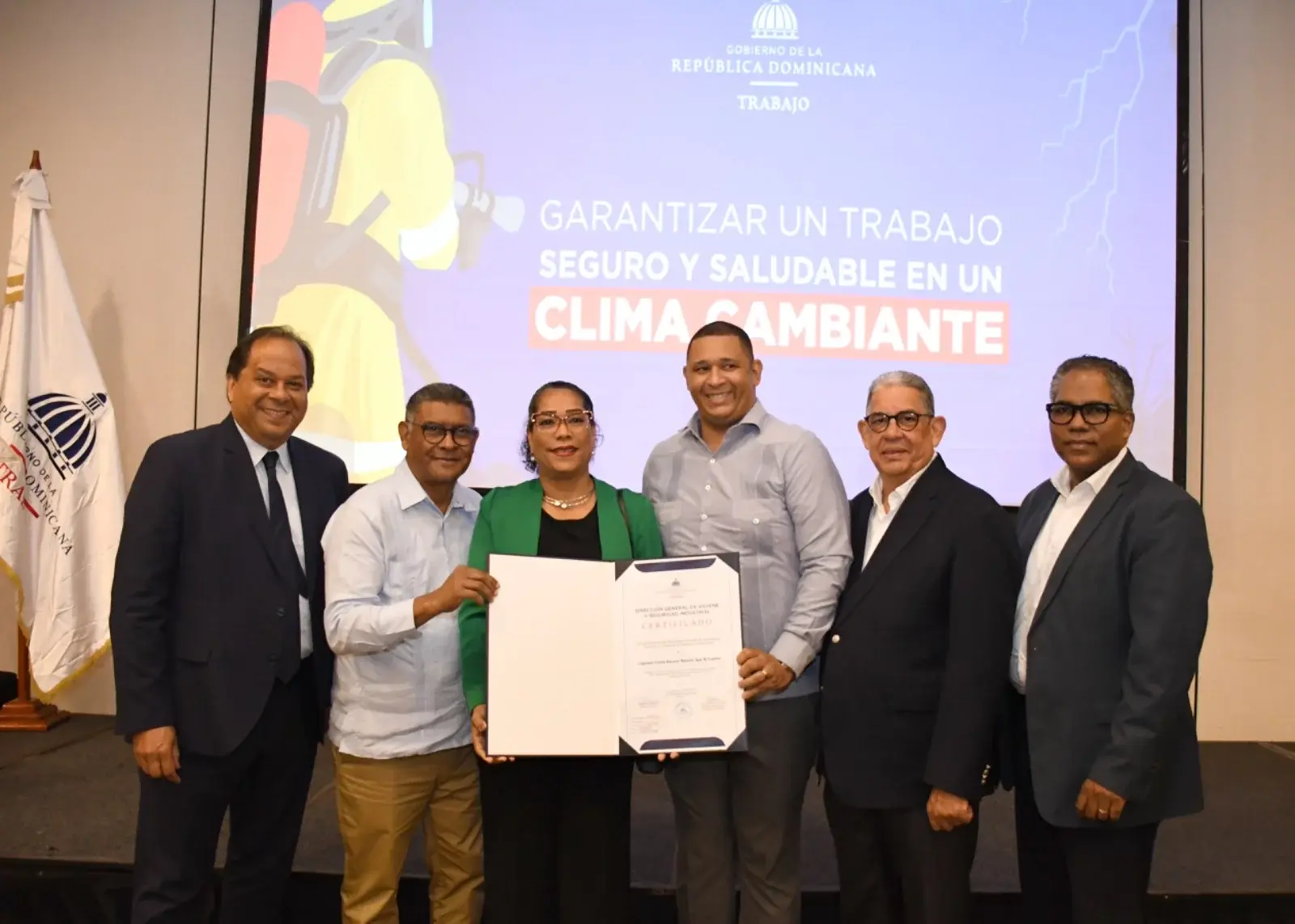 Hotel Lopesan Costa Bávaro obtiene certificado de seguridad y salud laboral del Ministerio de Trabajo