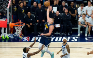 Jokic impone su condición de MVP y Denver iguala serie con Timberwolves