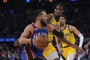 Knicks vencen a los Pacers y se ponen a un triunfo de las finales de conferencia