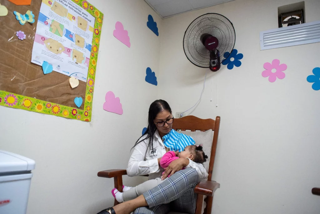 En el país se estima hay 200 salas de lactancia materna.