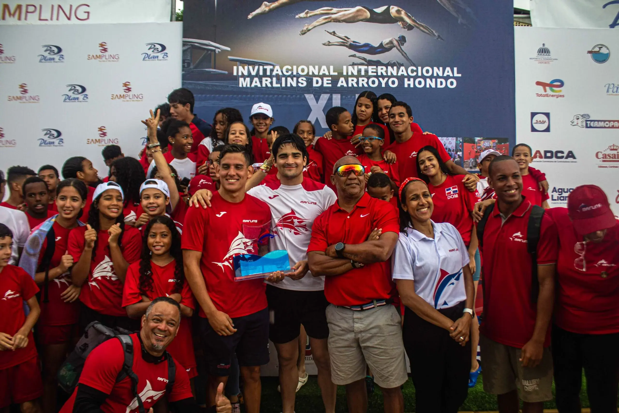 Marlins de Arroyo Hondo conquistan Invitacional de natación