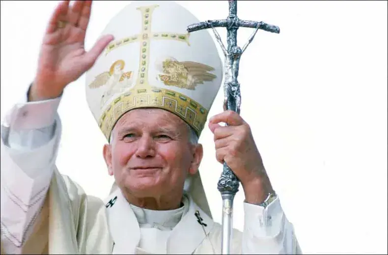 Un día como hoy nació San Juan Pablo II, el Papa peregrino