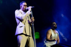 Romeo Santos “cerrando ciclos” junto a Aventura con un romántico concierto en Los Ángeles