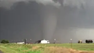 Al menos 23 muertos por tormentas en EE.UU., donde se esperan más tornados y lluvias