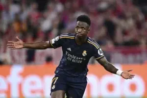 Vinícius Júnior lleva al Real Madrid al empate 2-2 ante el Bayern de Múnich e