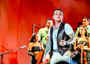 Christian Nodal pasa la prueba en su primera presentación RD