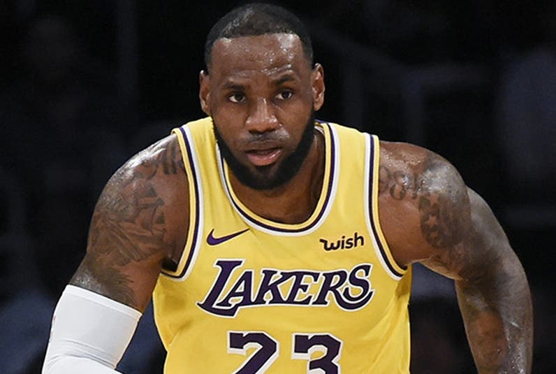 LeBron contempla firmar un nuevo contrato con  LA