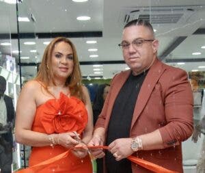 Desstenee Beauty Supply inaugura una sucursal