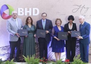 BHD con edición conmemorativa de poema Pedro Mir