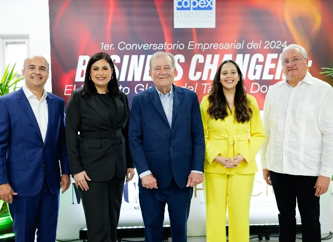 Oscar Frías, Cayra Bencosme, Hendrik Kelner, Nirka Reyes y Miguel Lama. Oscar Frías, Cayra Bencosme, Hendrik Kelner, Nirka Reyes y Miguel Lama.