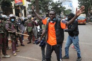 Miles de personas vuelven a las calles en Kenia en las protestas contra el Gobierno