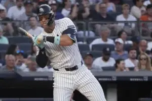 Aaron Judge fuera de la alineación de los Yankees tras pelotazo en la mano izquierda