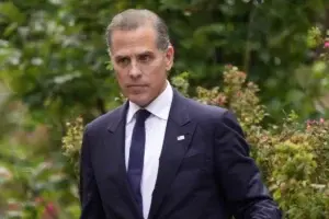 Hijo de Biden es declarado culpable por posesión de armas