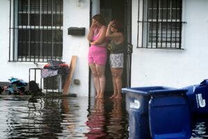 Florida se prepara para nuevo ciclo de lluvias tras tormentas que inundaron sur del estado