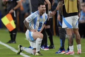 Messi, titular con Argentina