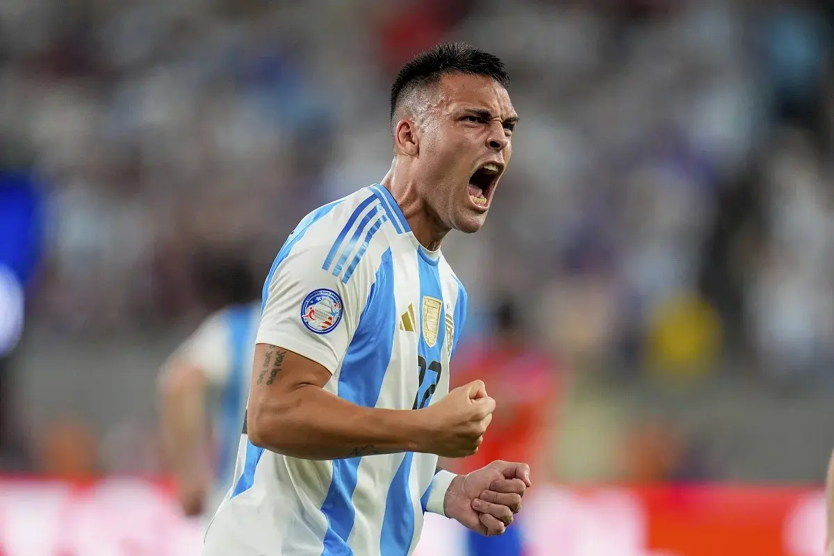 Copa América: Lautaro deshace el entramado chileno y mete en cuartos a Argentina