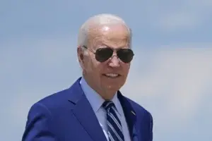 Biden se burla de las acusaciones de dopaje de Trump y avisa: “Estoy bastante animado»