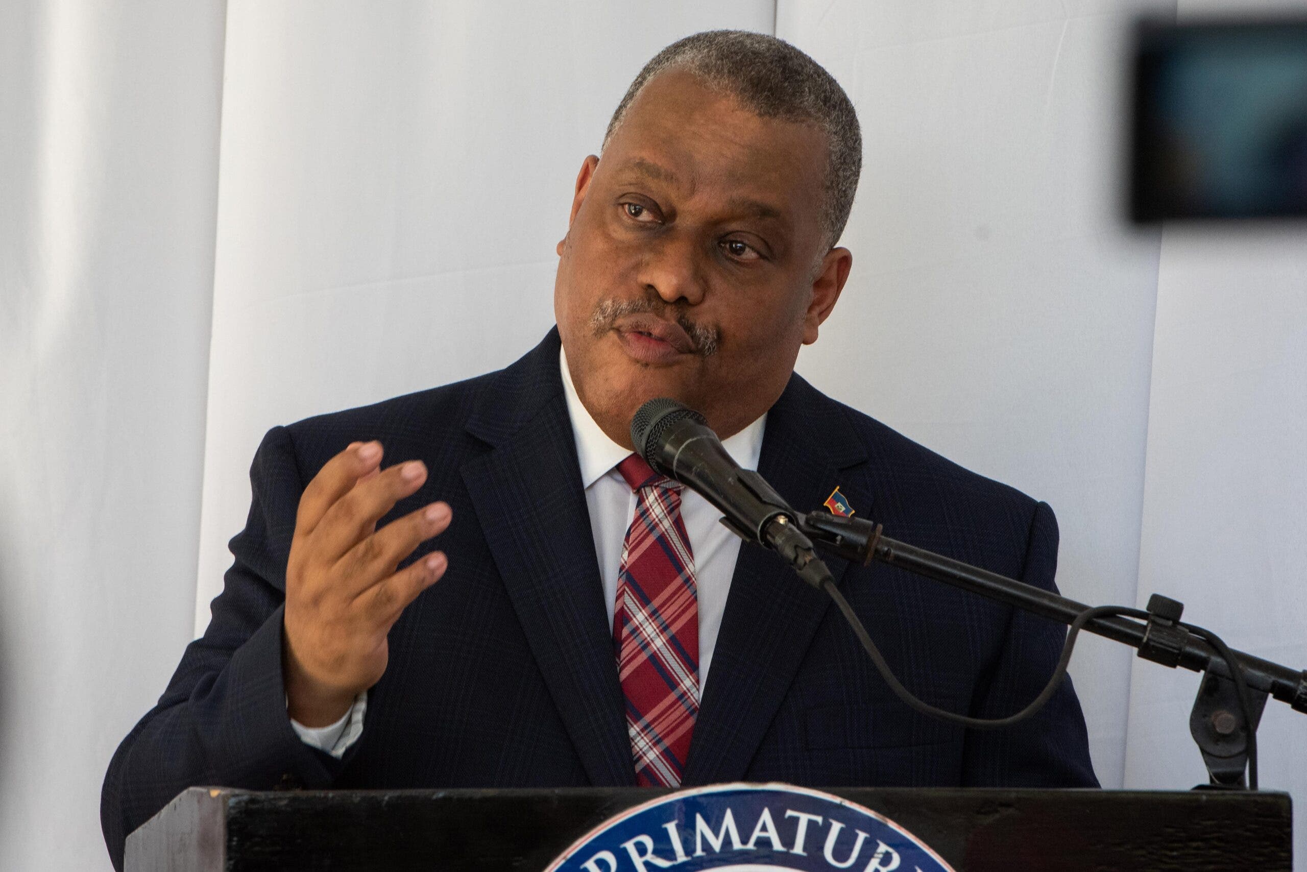 El primer ministro haitiano da un ultimátum a las bandas para que depongan las armas