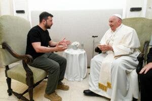 El papa aterriza en el G7 y se reunirá con Biden, Lula, Zelenski y Macron