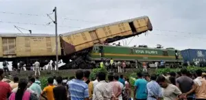 Al menos 15 muertos en un choque de trenes en el este de India