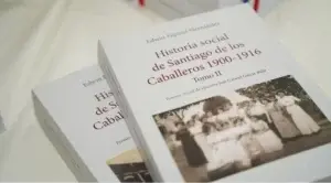 Edwin Espinal Hernández, autor de los dos tomos de la Historia Social de Santiago