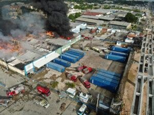 No reportan víctimas por incendio en autopista Duarte