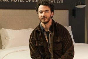 Kevin Jonas, de los Jonas Brothers, se somete a una intervención de cáncer de piel