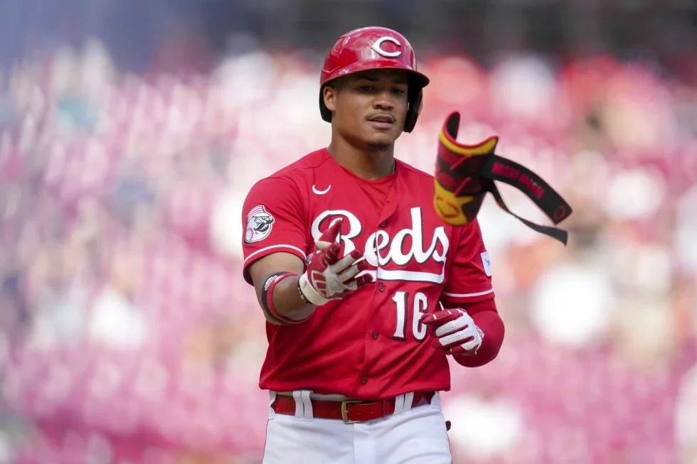 Noelvi Marte es activado por los Rojos tras cumplir una suspensión de 80 juegos