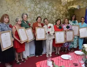 Consejo Nacional de Mujeres reconoce madres