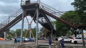 Obras Públicas desmontará esta noche puente peatonal dañado en Sabana Perdida