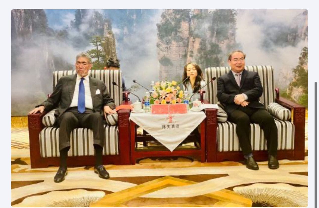 Miguel Mejía se reúne con funcionarios y políticos chinos