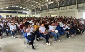 Funcionario judicial pide fortalecer la democracia enseñando deberes y principios a estudiantes