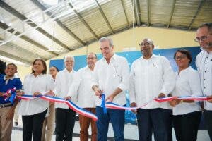 Presidente Abinader inaugura Liceo Experimental de la UASD en municipio de Guerra