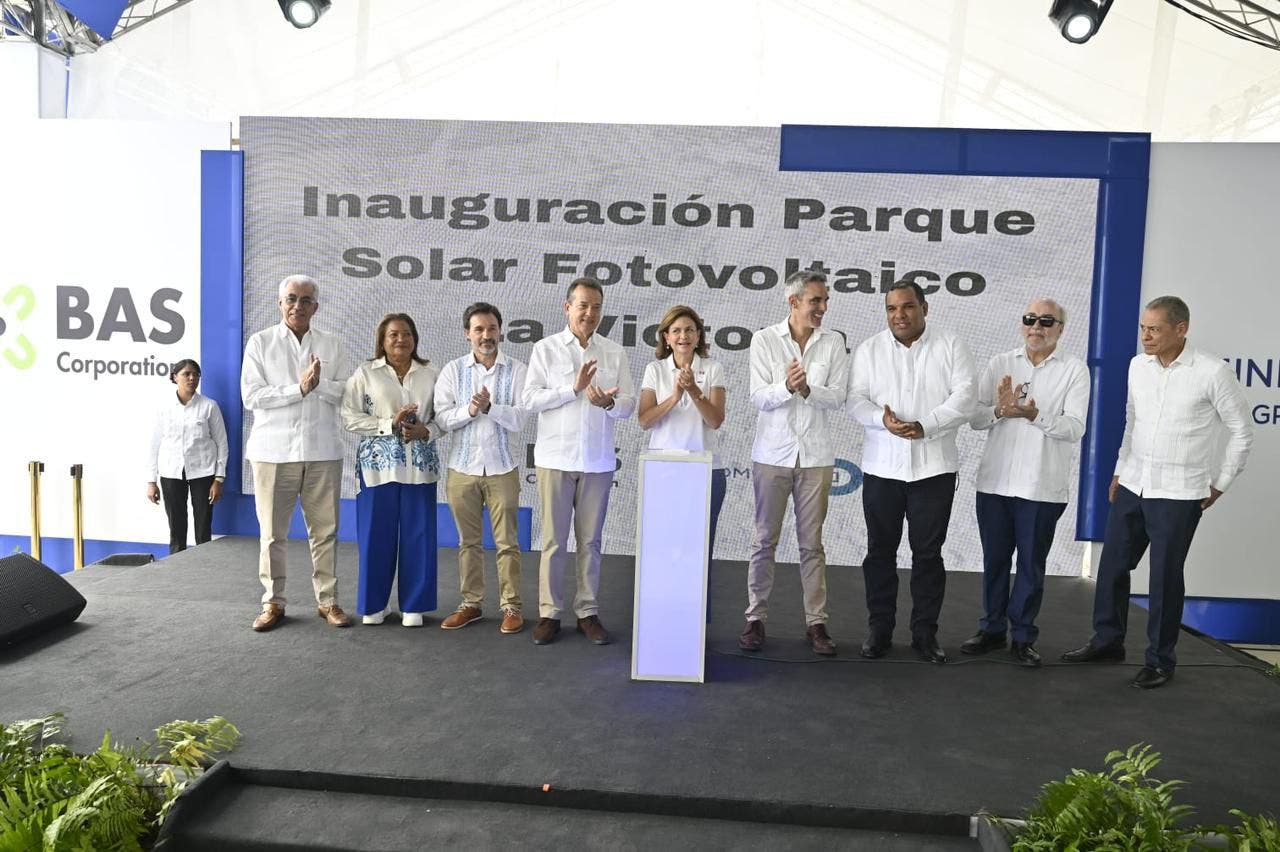 Vicepresidenta Raquel Peña encabeza apertura parque fotovoltaico La Victoria