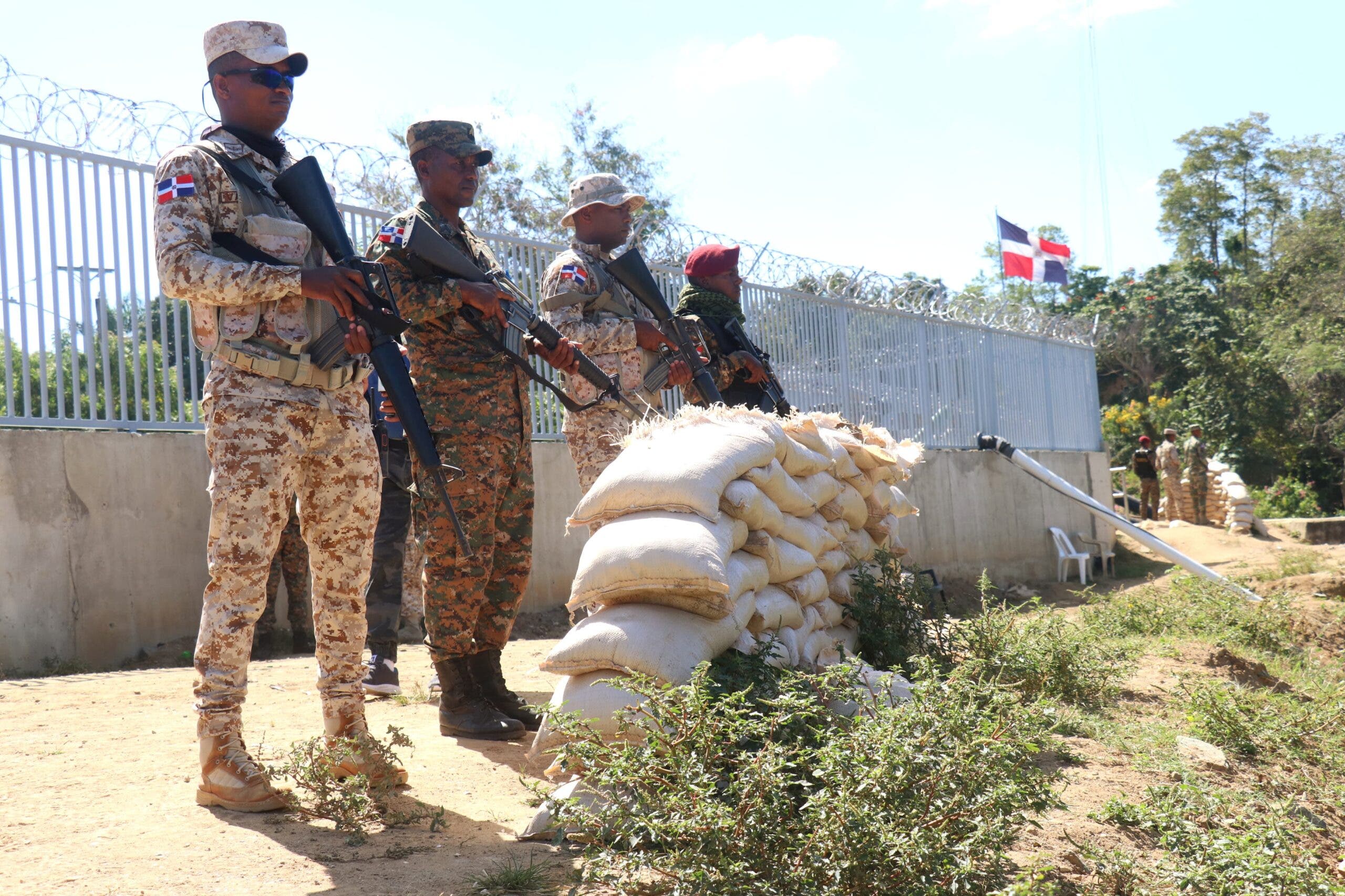 Militares continuarán vigilancia y patrullaje en la frontera tras llegada de kenianos a Haití