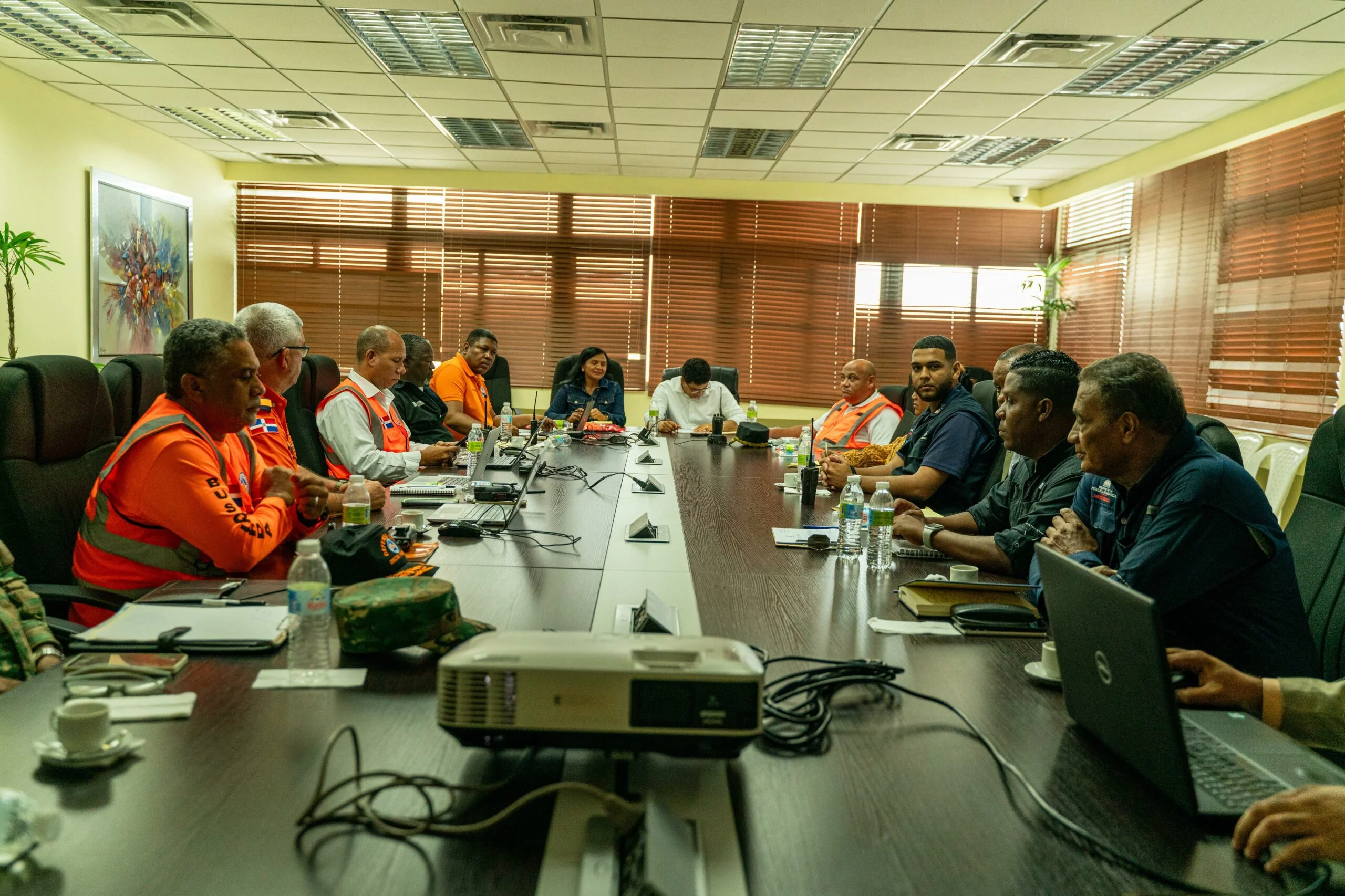 Dío Astacio activa Comité de Emergencia SDE ante amenaza Tormenta Tropical Beryl