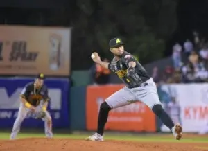 Leones adquieren al derecho Yohan Ramírez desde las Águilas