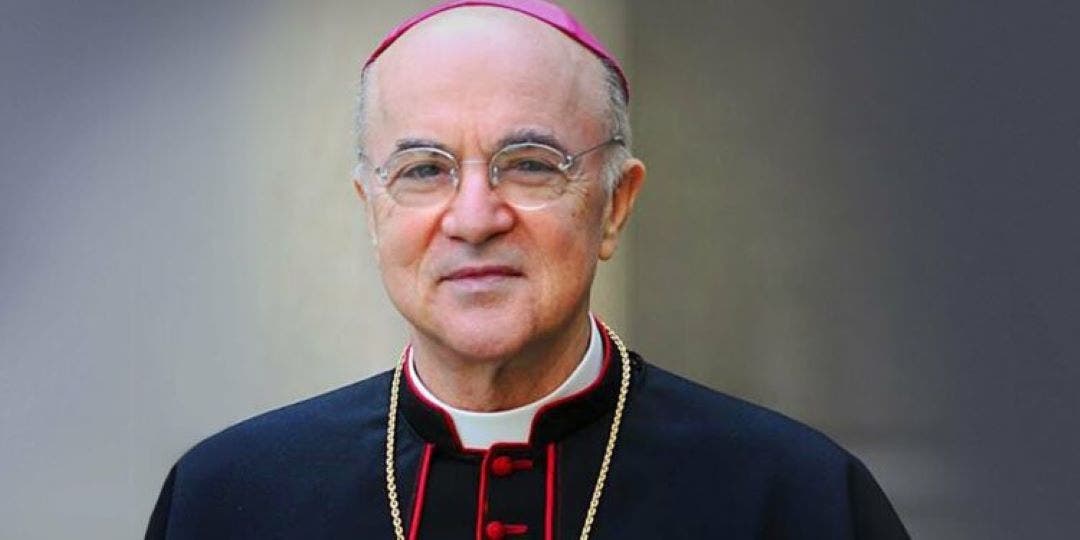 El arzobispo acusado de cisma por sus ataques al papa se niega a personarse en el Vaticano