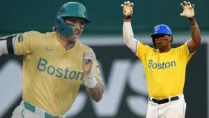 Medias Rojas madrugan a Yankees para igualar serie en Boston