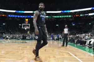 Irving tiene un duro comienzo en las Finales de la NBA