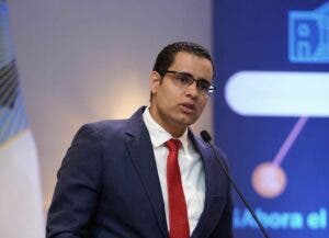 Ex ministro de Economía dice que es falso que RD deba 350 millones a Venezuela