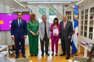 Periodista Ramieri Delgadillo presenta en Feria de Libro de Madrid la “Guía para la Cobertura Mediática sobre Violencia de Género”