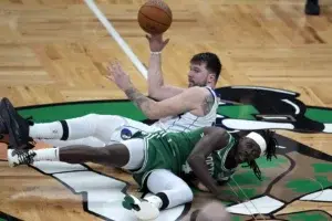 Doncic e Irving no pueden cumplir con Dallas