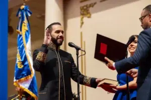 Nayib Bukele es investido para un segundo mandato consecutivo en El Salvador