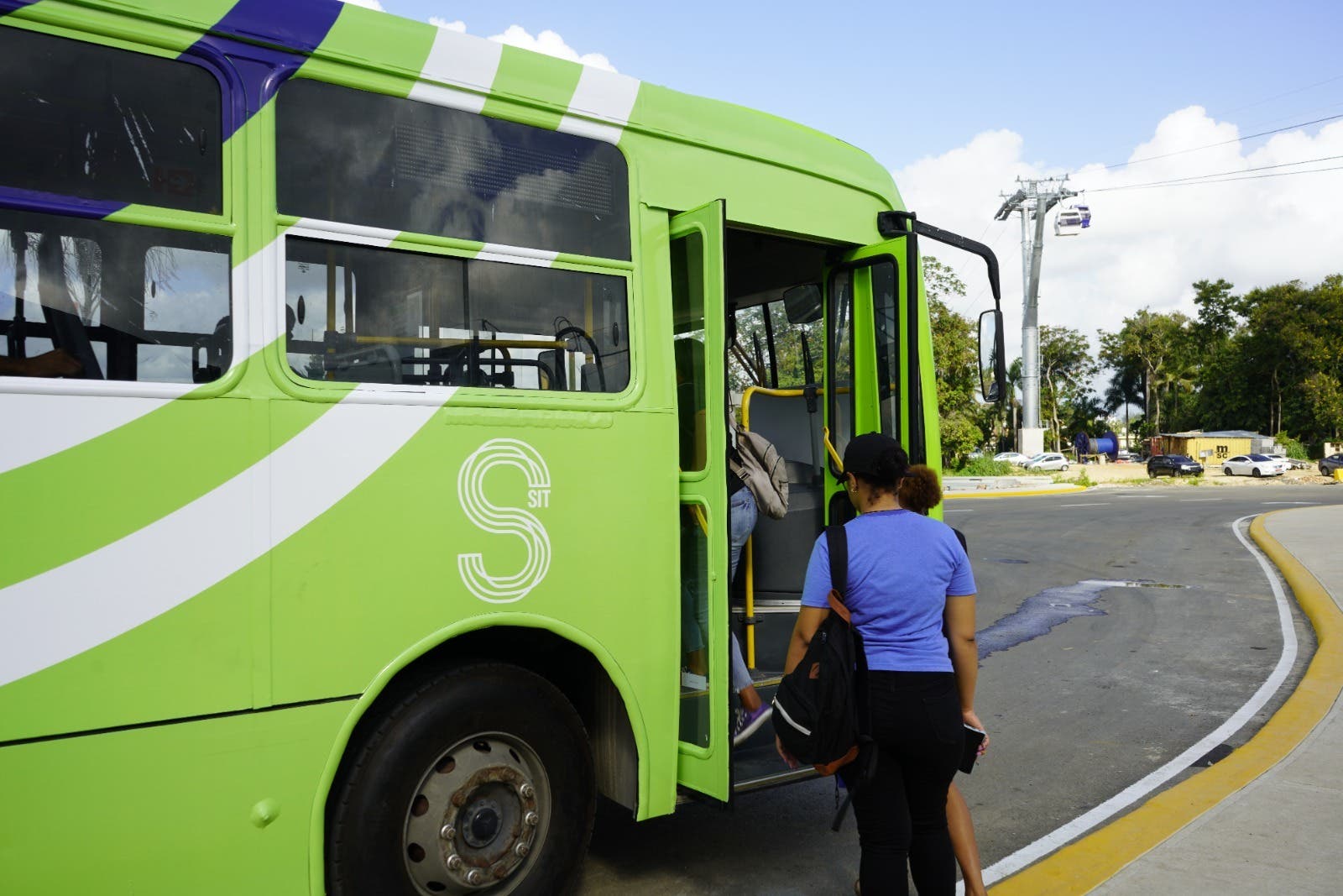 Autobuses de OMSA transportarán a usuarios del Teleférico de Los Alcarrizos por mantenimiento