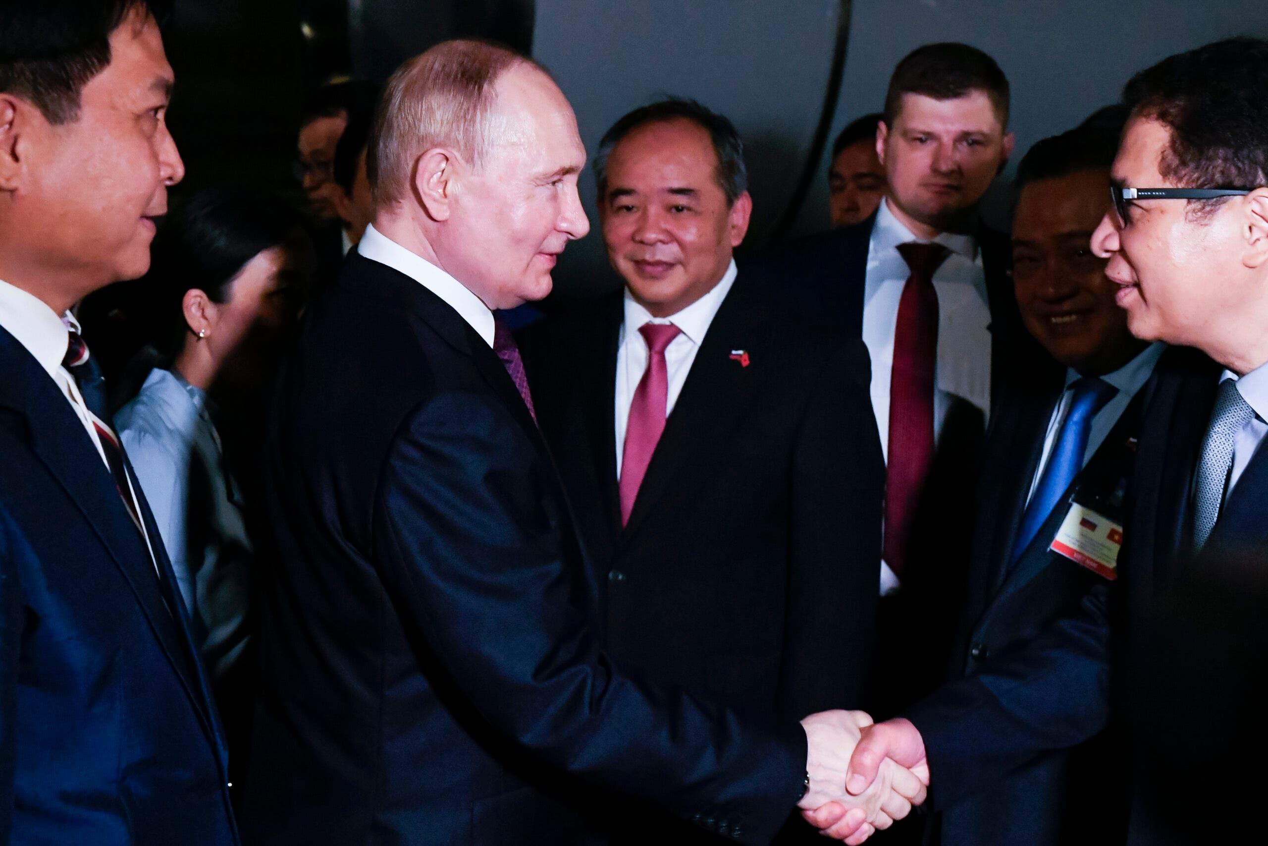 Putin llega a Vietnam en gira asiática procedente de Corea del Norte