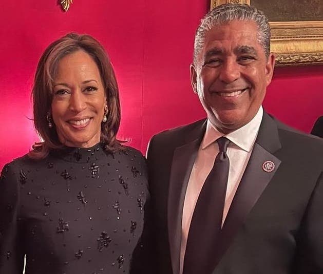 Congresista dominicano Adriano Espaillat se suma al apoyo a Kamala Harris como candidata